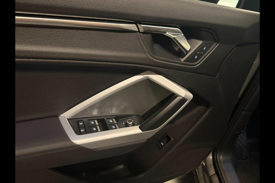 Audi Q3 Sportback 35 TFSI S-LINE BLACK-LINE 20'' NAVI/DAB/V-COCKPIT/CAM/A-CRUISE/ECC/PDC///