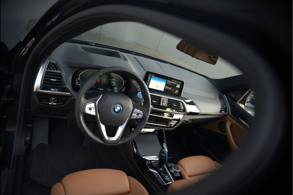 BMW iX3 High Executive 80 kWh | Panoramadak | Keyless | Stoelverwarming | Harman Kardon | Memory Seat | Head-Up Display | 360 Camera | Adaptief Onderstel | Trekhaak | Adaptive LED | Elektrische Stoelen | Apple Carplay | N