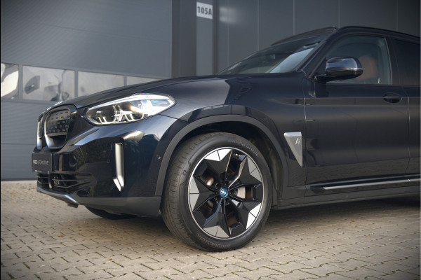 BMW iX3 High Executive 80 kWh | Panoramadak | Keyless | Stoelverwarming | Harman Kardon | Memory Seat | Head-Up Display | 360 Camera | Adaptief Onderstel | Trekhaak | Adaptive LED | Elektrische Stoelen | Apple Carplay | N