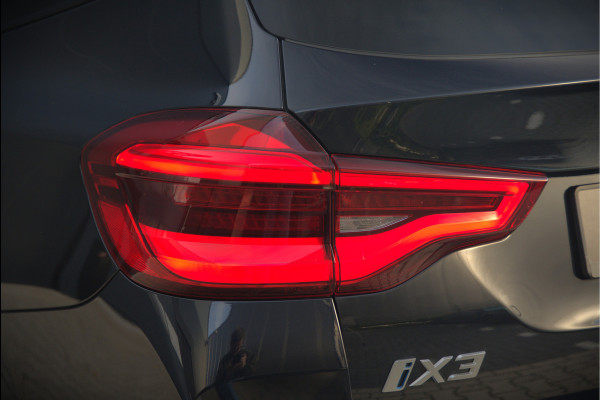 BMW iX3 High Executive 80 kWh | Panoramadak | Keyless | Stoelverwarming | Harman Kardon | Memory Seat | Head-Up Display | 360 Camera | Adaptief Onderstel | Trekhaak | Adaptive LED | Elektrische Stoelen | Apple Carplay | N