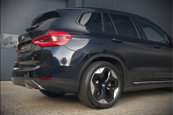 BMW iX3 High Executive 80 kWh | Panoramadak | Keyless | Stoelverwarming | Harman Kardon | Memory Seat | Head-Up Display | 360 Camera | Adaptief Onderstel | Trekhaak | Adaptive LED | Elektrische Stoelen | Apple Carplay | N