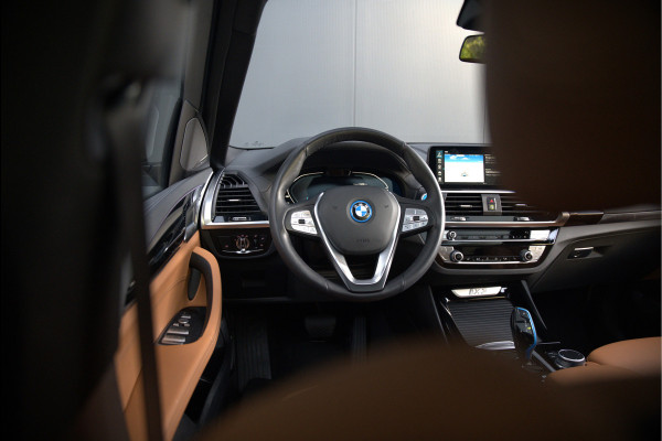 BMW iX3 High Executive 80 kWh | Panoramadak | Keyless | Stoelverwarming | Harman Kardon | Memory Seat | Head-Up Display | 360 Camera | Adaptief Onderstel | Trekhaak | Adaptive LED | Elektrische Stoelen | Apple Carplay | N