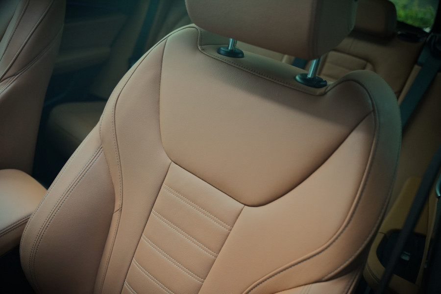 BMW iX3 High Executive 80 kWh | Panoramadak | Keyless | Stoelverwarming | Harman Kardon | Memory Seat | Head-Up Display | 360 Camera | Adaptief Onderstel | Trekhaak | Adaptive LED | Elektrische Stoelen | Apple Carplay | N