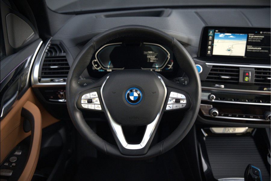 BMW iX3 High Executive 80 kWh | Panoramadak | Keyless | Stoelverwarming | Harman Kardon | Memory Seat | Head-Up Display | 360 Camera | Adaptief Onderstel | Trekhaak | Adaptive LED | Elektrische Stoelen | Apple Carplay | N