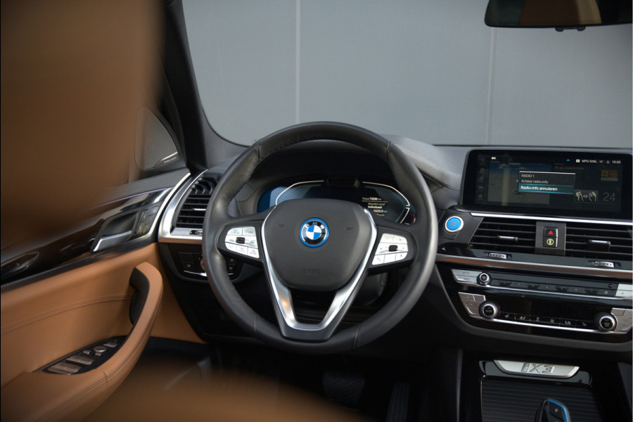 BMW iX3 High Executive 80 kWh | Panoramadak | Keyless | Stoelverwarming | Harman Kardon | Memory Seat | Head-Up Display | 360 Camera | Adaptief Onderstel | Trekhaak | Adaptive LED | Elektrische Stoelen | Apple Carplay | N