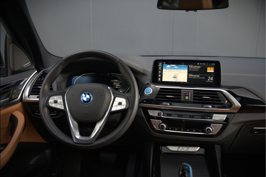 BMW iX3 High Executive 80 kWh | Panoramadak | Keyless | Stoelverwarming | Harman Kardon | Memory Seat | Head-Up Display | 360 Camera | Adaptief Onderstel | Trekhaak | Adaptive LED | Elektrische Stoelen | Apple Carplay | N