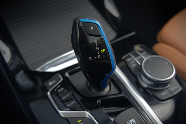 BMW iX3 High Executive 80 kWh | Panoramadak | Keyless | Stoelverwarming | Harman Kardon | Memory Seat | Head-Up Display | 360 Camera | Adaptief Onderstel | Trekhaak | Adaptive LED | Elektrische Stoelen | Apple Carplay | N