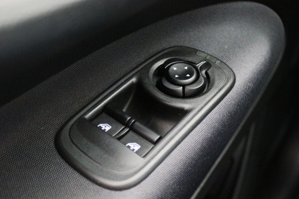 Fiat 500 Icon 42 kWh Virtual Cockpit, Climate, Apple Carplay, Cruise, Rijstrooksensor, DAB, 16''