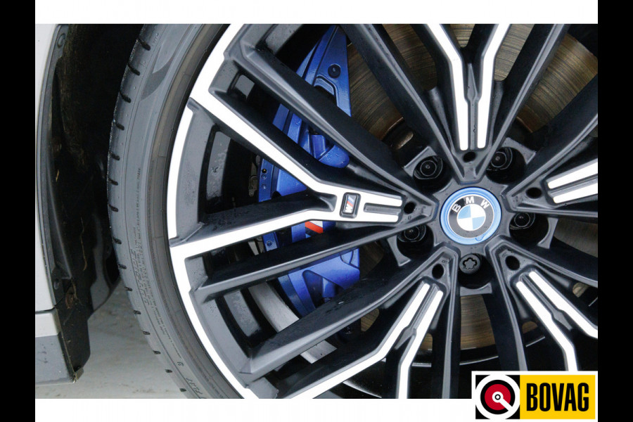 BMW 5 Serie 545e xDrive M-Sport M-performance parts 394 PK Shadowline, Stoel + Stuurverw. 20" LMV, Ambiance verlichting, Driver assist