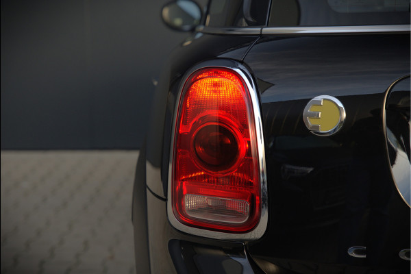 MINI Countryman 2.0 Cooper S E ALL4 | Stoelverwarming | Parkeersensoren | Apple Carplay | Navigatie | Keyless | Ambiance Verlichting | Climate Control |