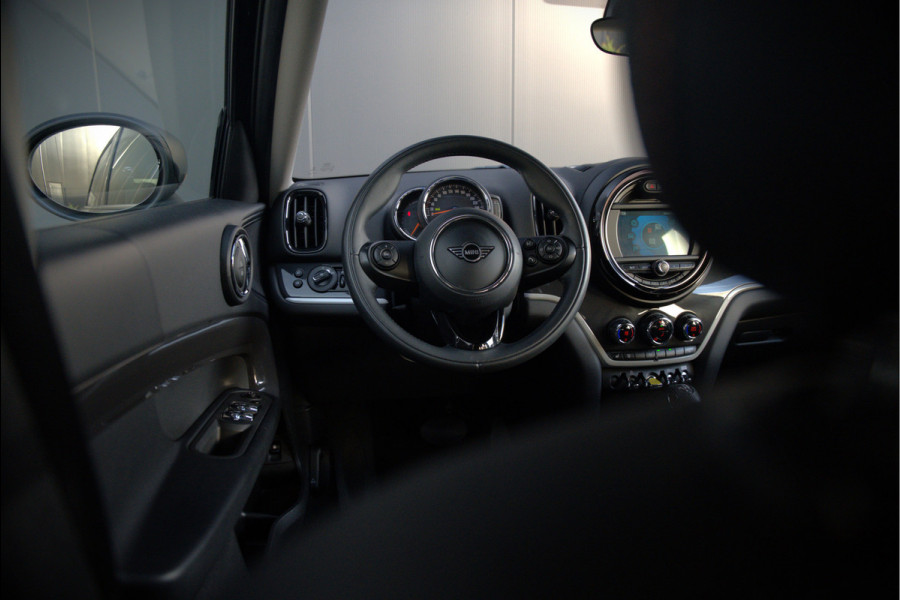 MINI Countryman 2.0 Cooper S E ALL4 | Stoelverwarming | Parkeersensoren | Apple Carplay | Navigatie | Keyless | Ambiance Verlichting | Climate Control |