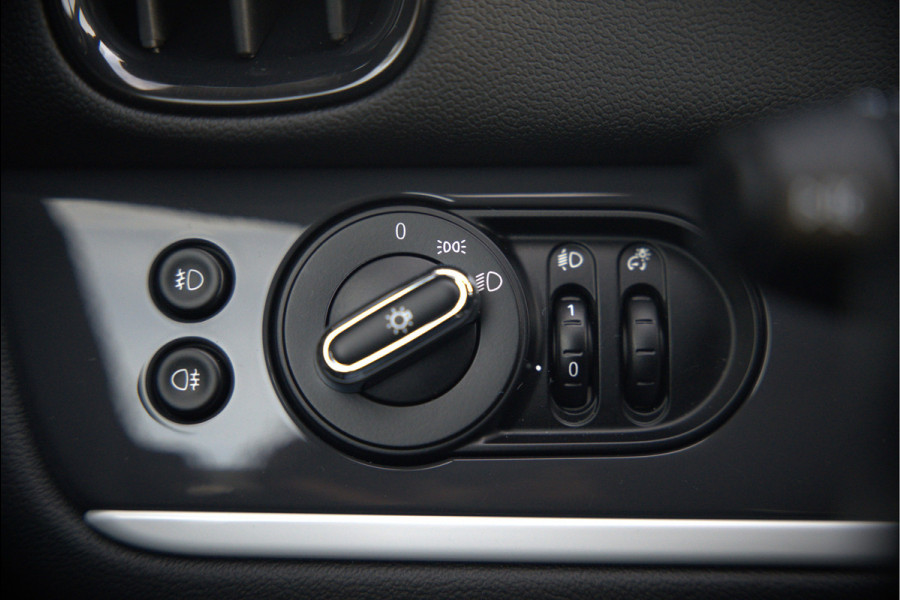 MINI Countryman 2.0 Cooper S E ALL4 | Stoelverwarming | Parkeersensoren | Apple Carplay | Navigatie | Keyless | Ambiance Verlichting | Climate Control |