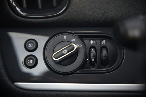 MINI Countryman 2.0 Cooper S E ALL4 | Stoelverwarming | Parkeersensoren | Apple Carplay | Navigatie | Keyless | Ambiance Verlichting | Climate Control |