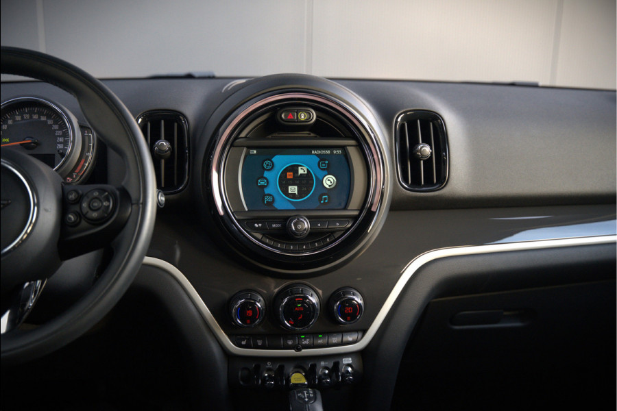 MINI Countryman 2.0 Cooper S E ALL4 | Stoelverwarming | Parkeersensoren | Apple Carplay | Navigatie | Keyless | Ambiance Verlichting | Climate Control |