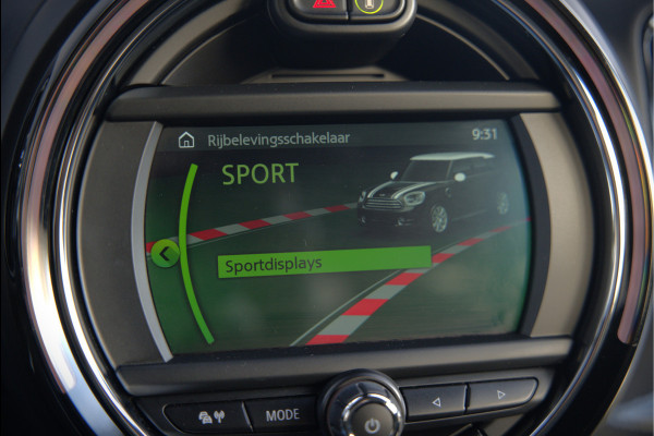 MINI Countryman 2.0 Cooper S E ALL4 | Stoelverwarming | Parkeersensoren | Apple Carplay | Navigatie | Keyless | Ambiance Verlichting | Climate Control |