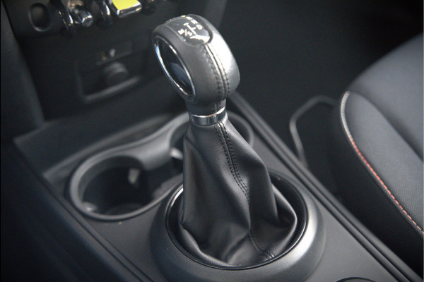 MINI Countryman 2.0 Cooper S E ALL4 | Stoelverwarming | Parkeersensoren | Apple Carplay | Navigatie | Keyless | Ambiance Verlichting | Climate Control |