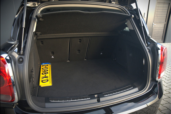 MINI Countryman 2.0 Cooper S E ALL4 | Stoelverwarming | Parkeersensoren | Apple Carplay | Navigatie | Keyless | Ambiance Verlichting | Climate Control |