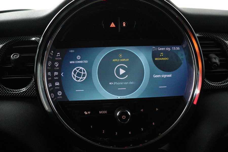 MINI Mini 1.5 John Cooper Works Automaat (HEAD-UP, GROOT-NAVIGATIE, STOELVERWARMING, CARPLAY, SPORTSTOELEN, LED, PDC)
