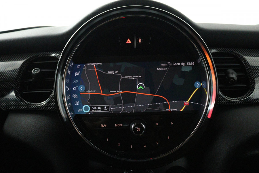 MINI Mini 1.5 John Cooper Works Automaat (HEAD-UP, GROOT-NAVIGATIE, STOELVERWARMING, CARPLAY, SPORTSTOELEN, LED, PDC)