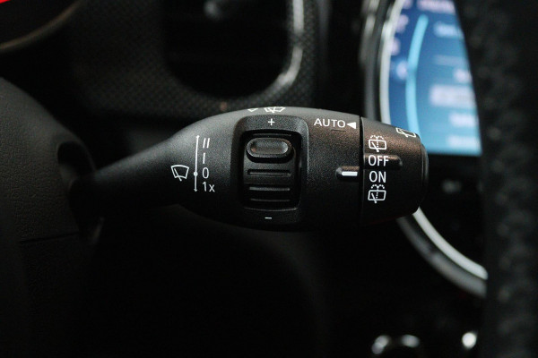 MINI Mini 1.5 John Cooper Works Automaat (HEAD-UP, GROOT-NAVIGATIE, STOELVERWARMING, CARPLAY, SPORTSTOELEN, LED, PDC)