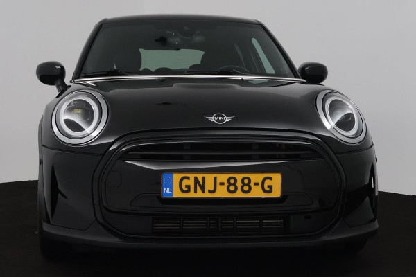MINI Mini 1.5 John Cooper Works Automaat (HEAD-UP, GROOT-NAVIGATIE, STOELVERWARMING, CARPLAY, SPORTSTOELEN, LED, PDC)