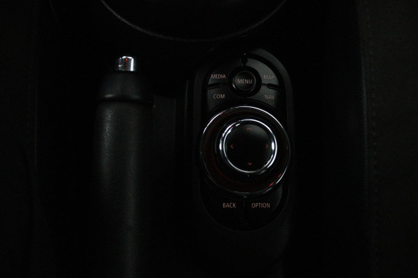 MINI Mini 1.5 John Cooper Works Automaat (HEAD-UP, GROOT-NAVIGATIE, STOELVERWARMING, CARPLAY, SPORTSTOELEN, LED, PDC)