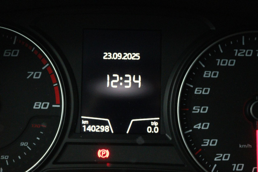 Seat Leon 1.0 EcoTSI Style Business Intense Automaat (NAVIGATIE, CARPLAY, CLIMA, PARKEERSENSOREN,