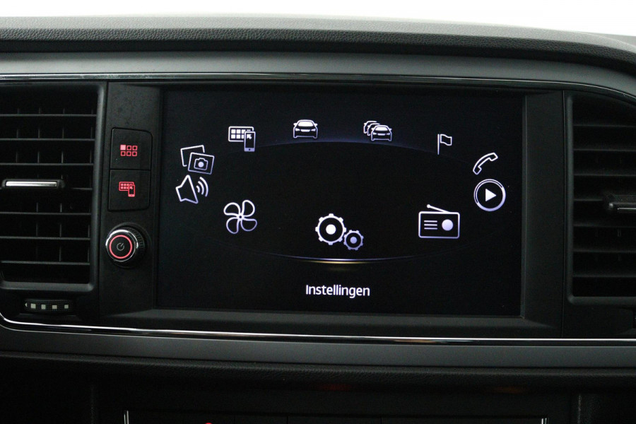 Seat Leon 1.0 EcoTSI Style Business Intense Automaat (NAVIGATIE, CARPLAY, CLIMA, PARKEERSENSOREN,