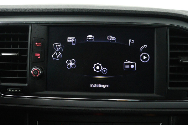 Seat Leon 1.0 EcoTSI Style Business Intense Automaat (NAVIGATIE, CARPLAY, CLIMA, PARKEERSENSOREN,