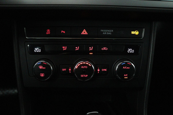 Seat Leon 1.0 EcoTSI Style Business Intense Automaat (NAVIGATIE, CARPLAY, CLIMA, PARKEERSENSOREN,