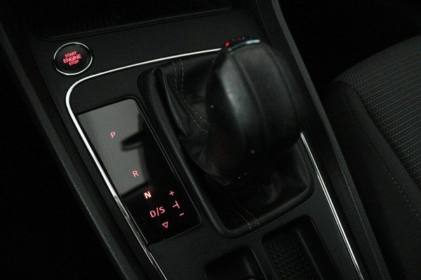 Seat Leon 1.0 EcoTSI Style Business Intense Automaat (NAVIGATIE, CARPLAY, CLIMA, PARKEERSENSOREN,