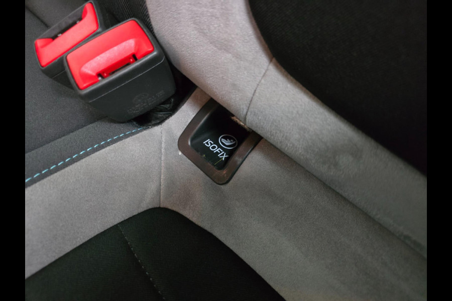 Škoda Fabia Combi Occasion 1.2 TSI JOY met cruisecontrol en bluetooth audio | Tweedehands Skoda fabia combi in zwart | Clima airco