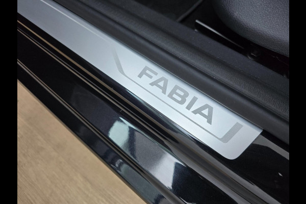 Škoda Fabia Combi Occasion 1.2 TSI JOY met cruisecontrol en bluetooth audio | Tweedehands Skoda fabia combi in zwart | Clima airco