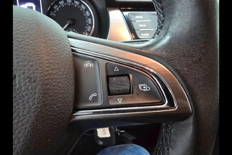 Škoda Fabia Combi Occasion 1.2 TSI JOY met cruisecontrol en bluetooth audio | Tweedehands Skoda fabia combi in zwart | Clima airco