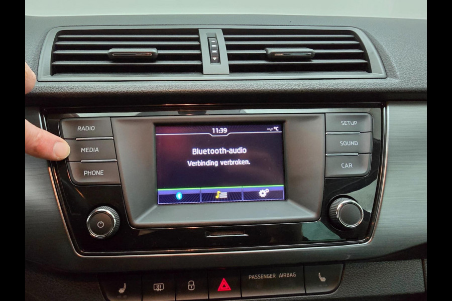 Škoda Fabia Combi Occasion 1.2 TSI JOY met cruisecontrol en bluetooth audio | Tweedehands Skoda fabia combi in zwart | Clima airco