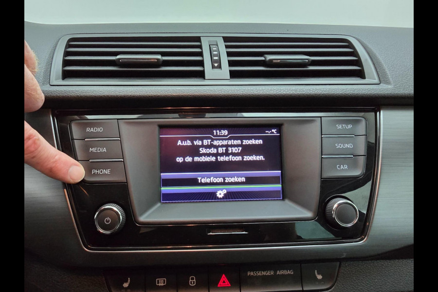 Škoda Fabia Combi Occasion 1.2 TSI JOY met cruisecontrol en bluetooth audio | Tweedehands Skoda fabia combi in zwart | Clima airco