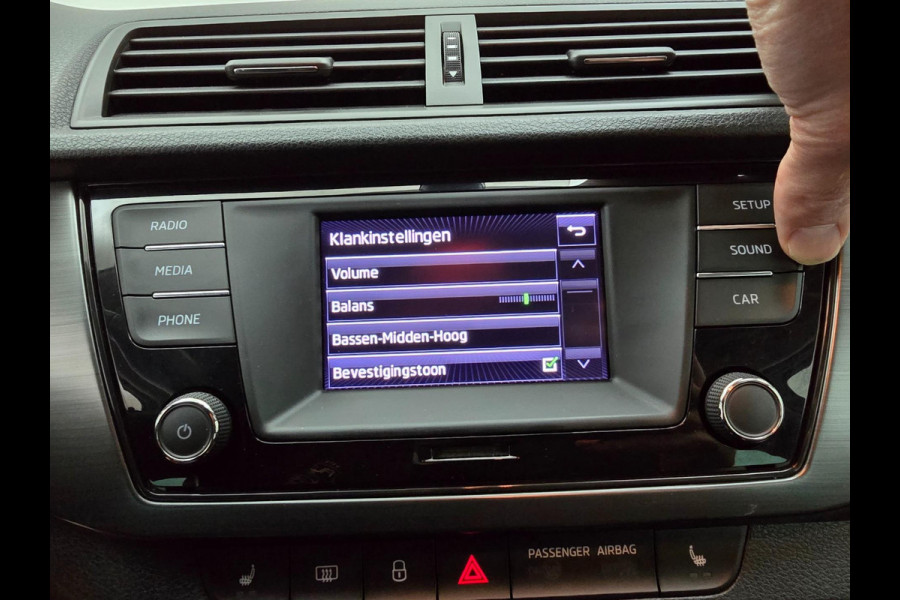 Škoda Fabia Combi Occasion 1.2 TSI JOY met cruisecontrol en bluetooth audio | Tweedehands Skoda fabia combi in zwart | Clima airco