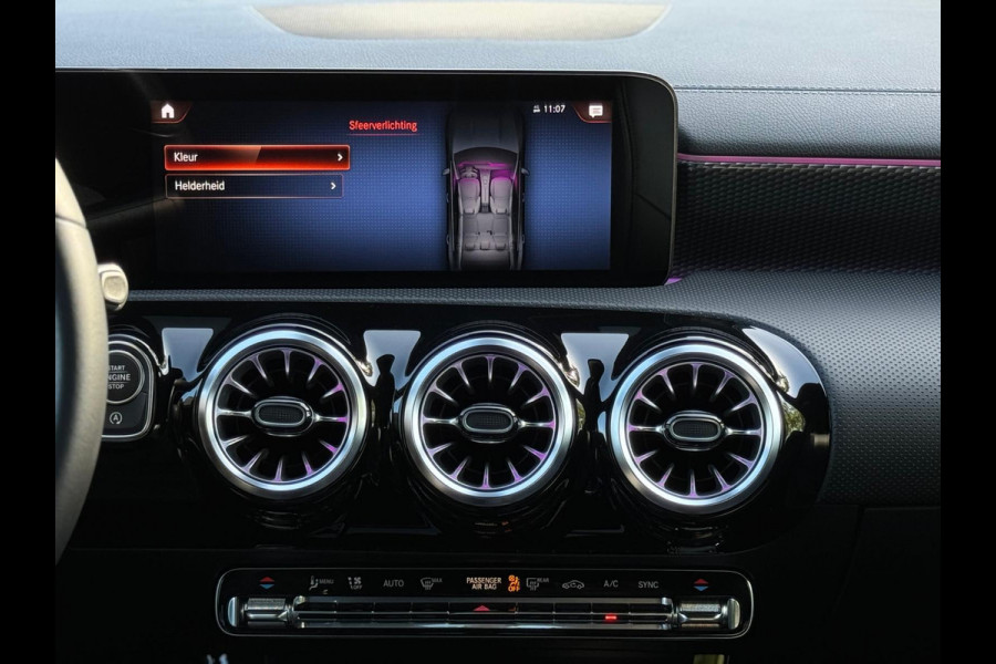 Mercedes-Benz CLA-Klasse 180 Luxury Line, widescreen, 1/2 leder, achteruitrijcamera, dealer onderhouden, nl auto met nap