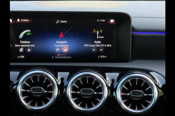 Mercedes-Benz CLA-Klasse 180 Luxury Line, widescreen, 1/2 leder, achteruitrijcamera, dealer onderhouden, nl auto met nap