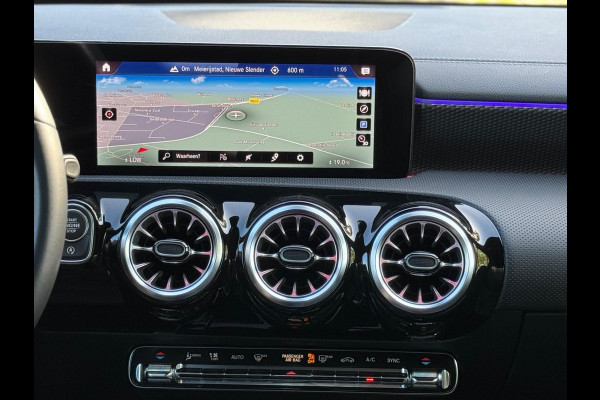 Mercedes-Benz CLA-Klasse 180 Luxury Line, widescreen, 1/2 leder, achteruitrijcamera, dealer onderhouden, nl auto met nap