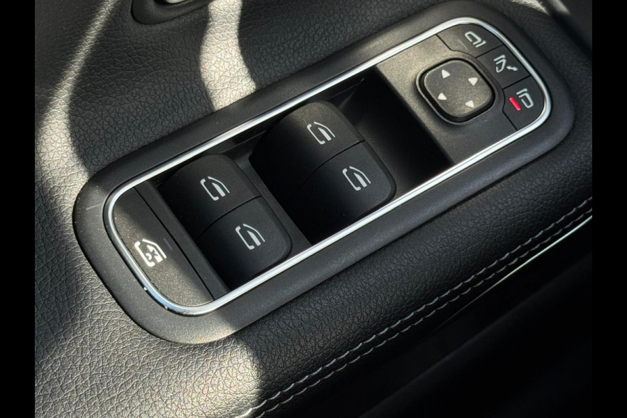 Mercedes-Benz CLA-Klasse 180 Luxury Line, widescreen, 1/2 leder, achteruitrijcamera, dealer onderhouden, nl auto met nap