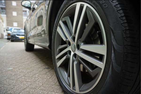 Audi Q5 55 TFSI e quattro Competition Aut7 | Black on Black | B&O | S-line | Virtual Cockpit | Adaptive cruise | Sfeerverlichting | Trekhaak |