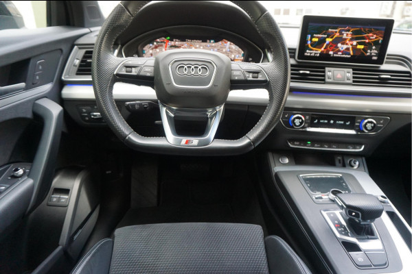 Audi Q5 55 TFSI e quattro Competition Aut7 | Black on Black | B&O | S-line | Virtual Cockpit | Adaptive cruise | Sfeerverlichting | Trekhaak |