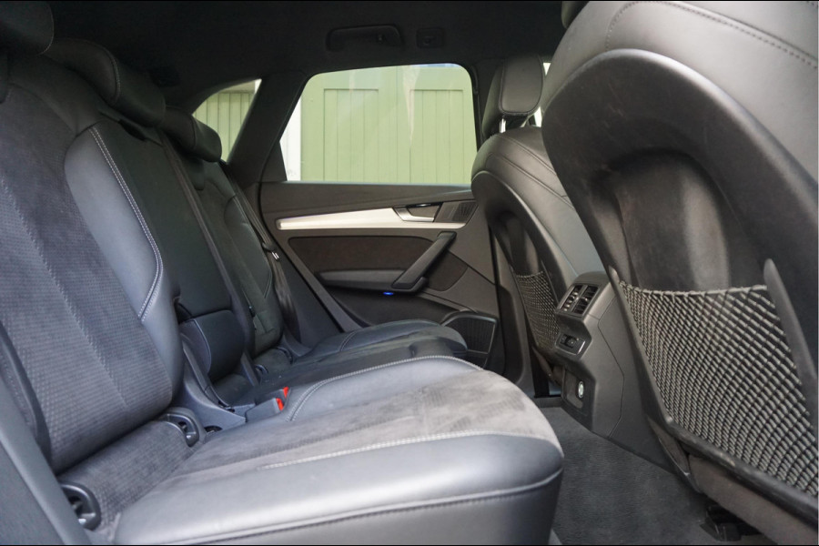 Audi Q5 55 TFSI e quattro Competition Aut7 | Black on Black | B&O | S-line | Virtual Cockpit | Adaptive cruise | Sfeerverlichting | Trekhaak |