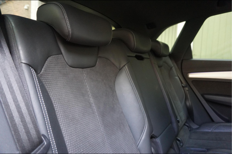 Audi Q5 55 TFSI e quattro Competition Aut7 | Black on Black | B&O | S-line | Virtual Cockpit | Adaptive cruise | Sfeerverlichting | Trekhaak |