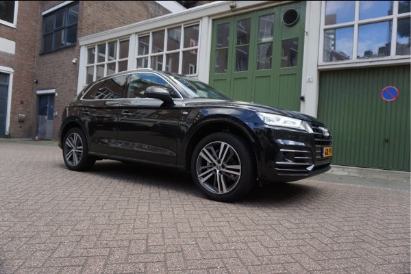 Audi Q5 55 TFSI e quattro Competition Aut7 | Black on Black | B&O | S-line | Virtual Cockpit | Adaptive cruise | Sfeerverlichting | Trekhaak |