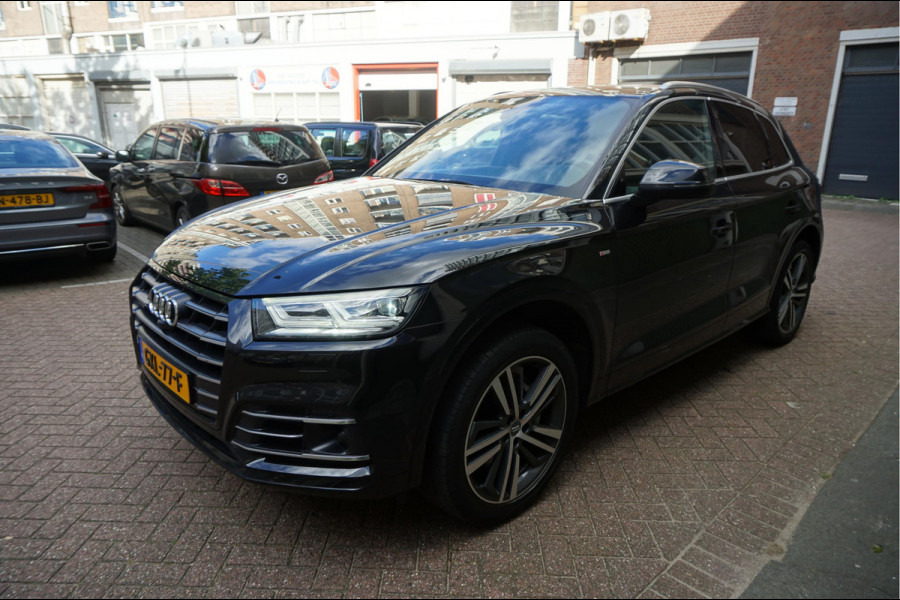 Audi Q5 55 TFSI e quattro Competition Aut7 | Black on Black | B&O | S-line | Virtual Cockpit | Adaptive cruise | Sfeerverlichting | Trekhaak |