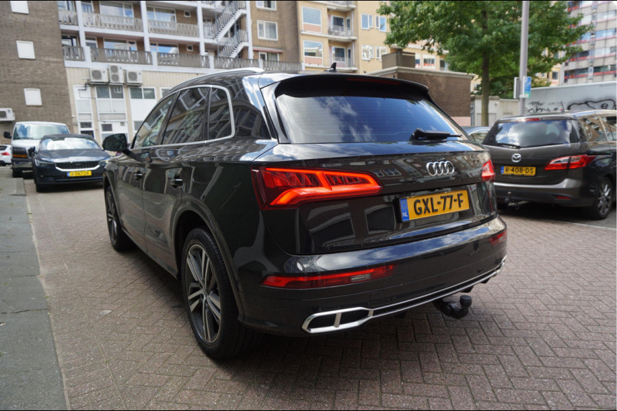 Audi Q5 55 TFSI e quattro Competition Aut7 | Black on Black | B&O | S-line | Virtual Cockpit | Adaptive cruise | Sfeerverlichting | Trekhaak |