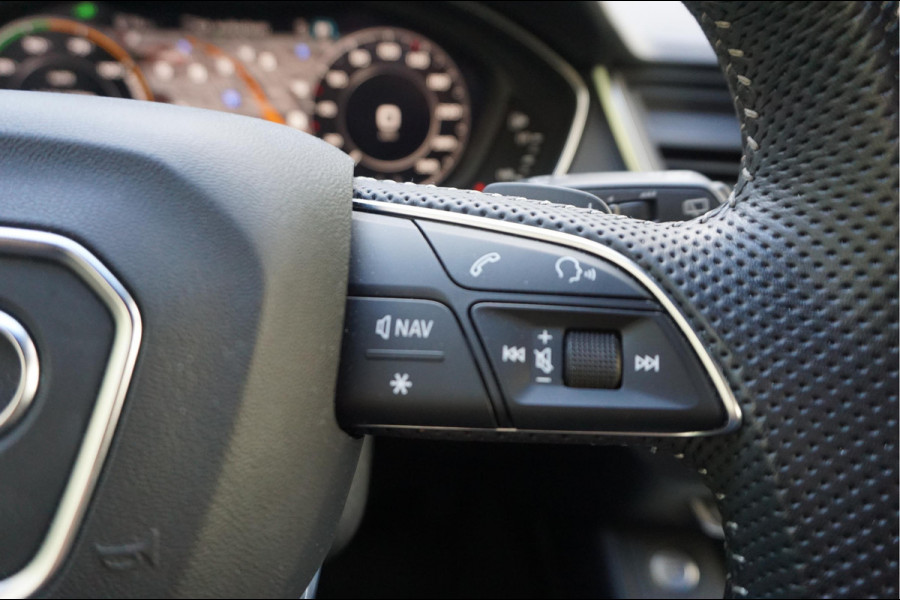 Audi Q5 55 TFSI e quattro Competition Aut7 | Black on Black | B&O | S-line | Virtual Cockpit | Adaptive cruise | Sfeerverlichting | Trekhaak |