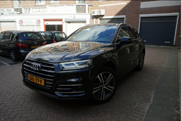 Audi Q5 55 TFSI e quattro Competition Aut7 | Black on Black | B&O | S-line | Virtual Cockpit | Adaptive cruise | Sfeerverlichting | Trekhaak |